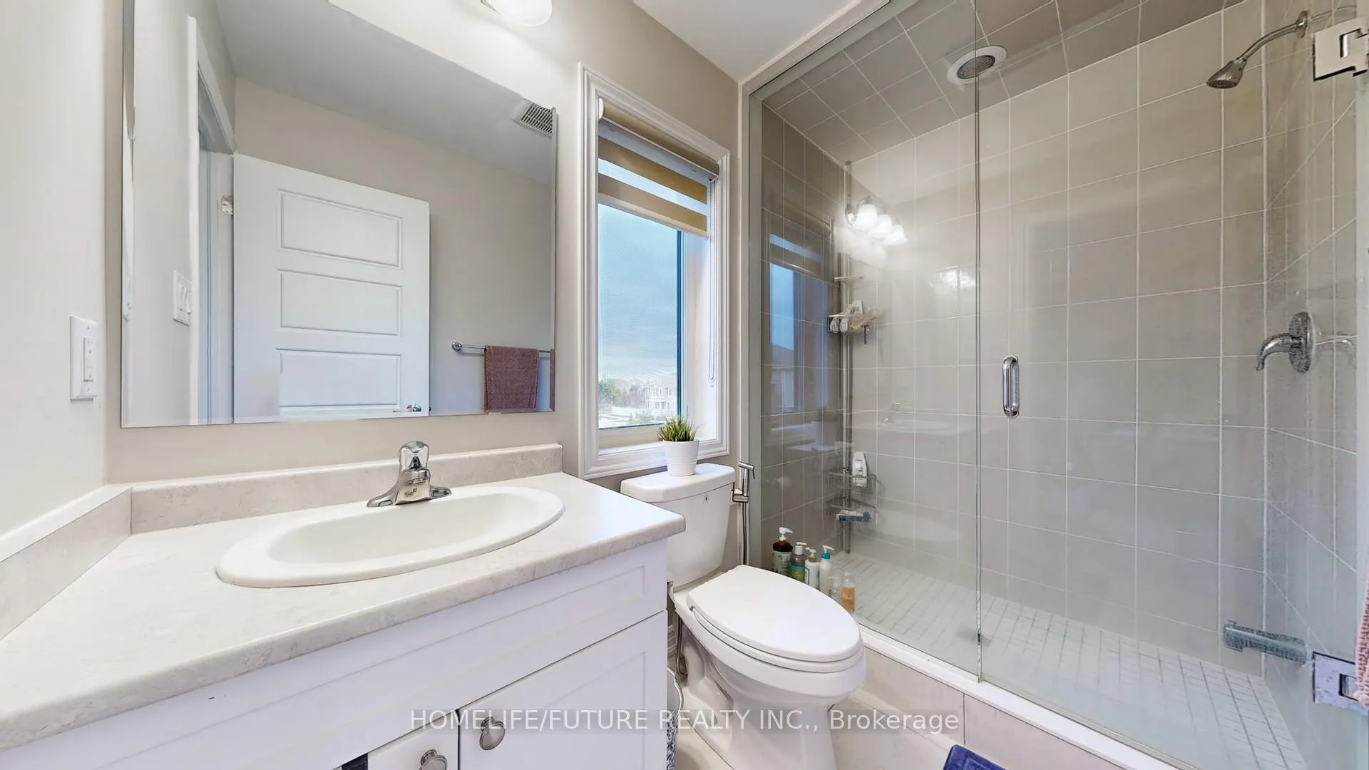 Photo 18 of 21 Broden Crescent, Whitby, Rural Whitby — HOMEH