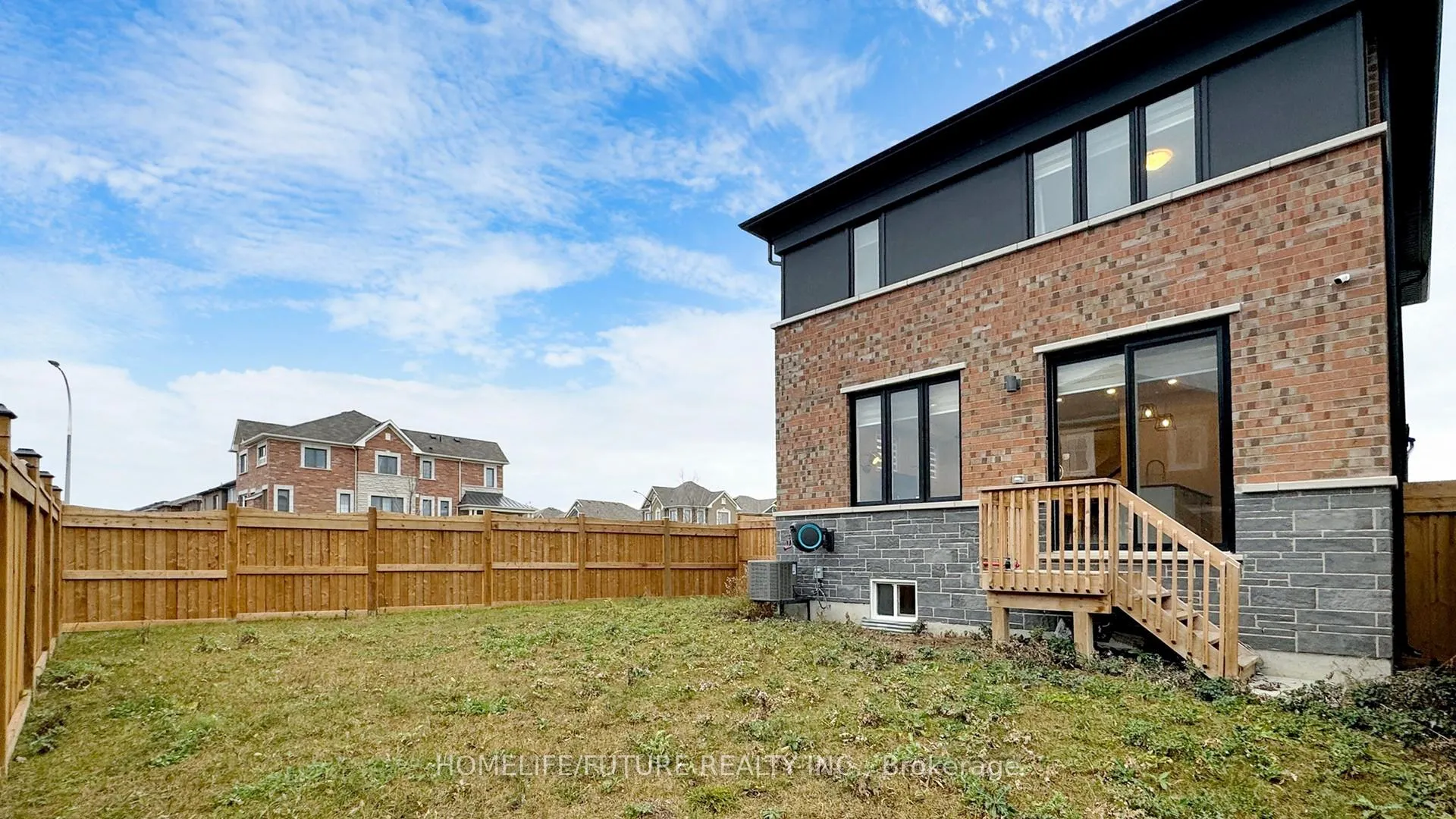 Photo 26 of 21 Broden Crescent, Whitby, Rural Whitby — HOMEH