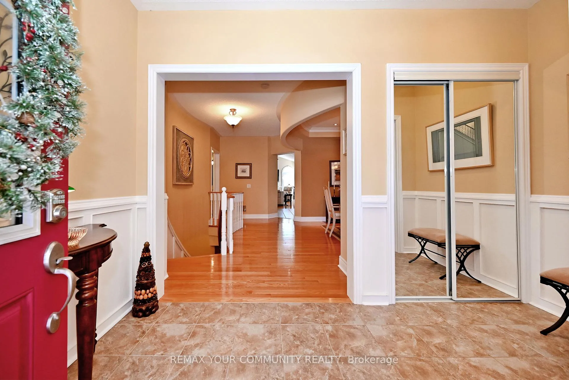 Photo 4 of 29 Turner Drive, Barrie, Bayshore — HOMEH