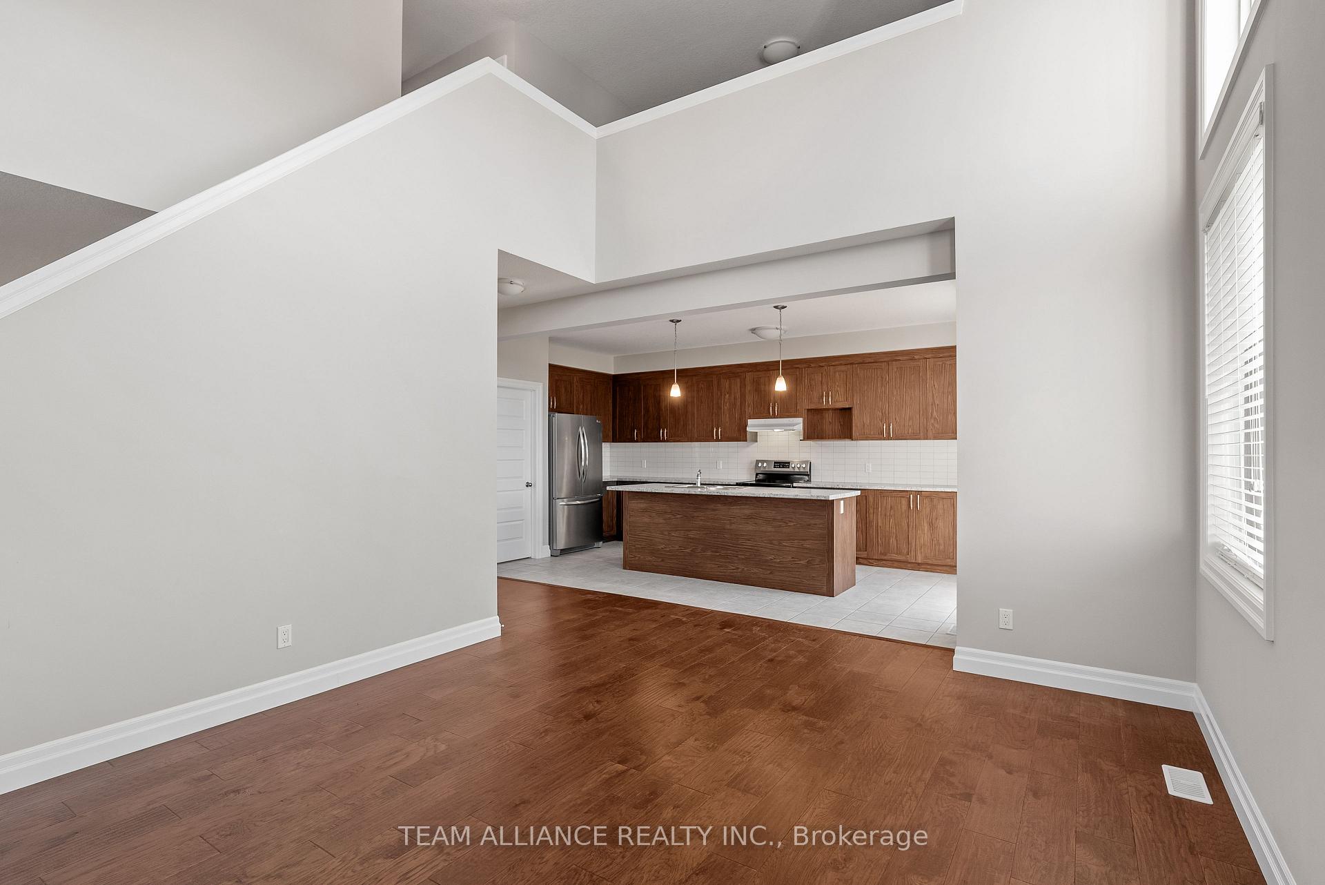 Photo 4 of 166 Queen Street, Middlesex Centre, Komoka — HOMEH