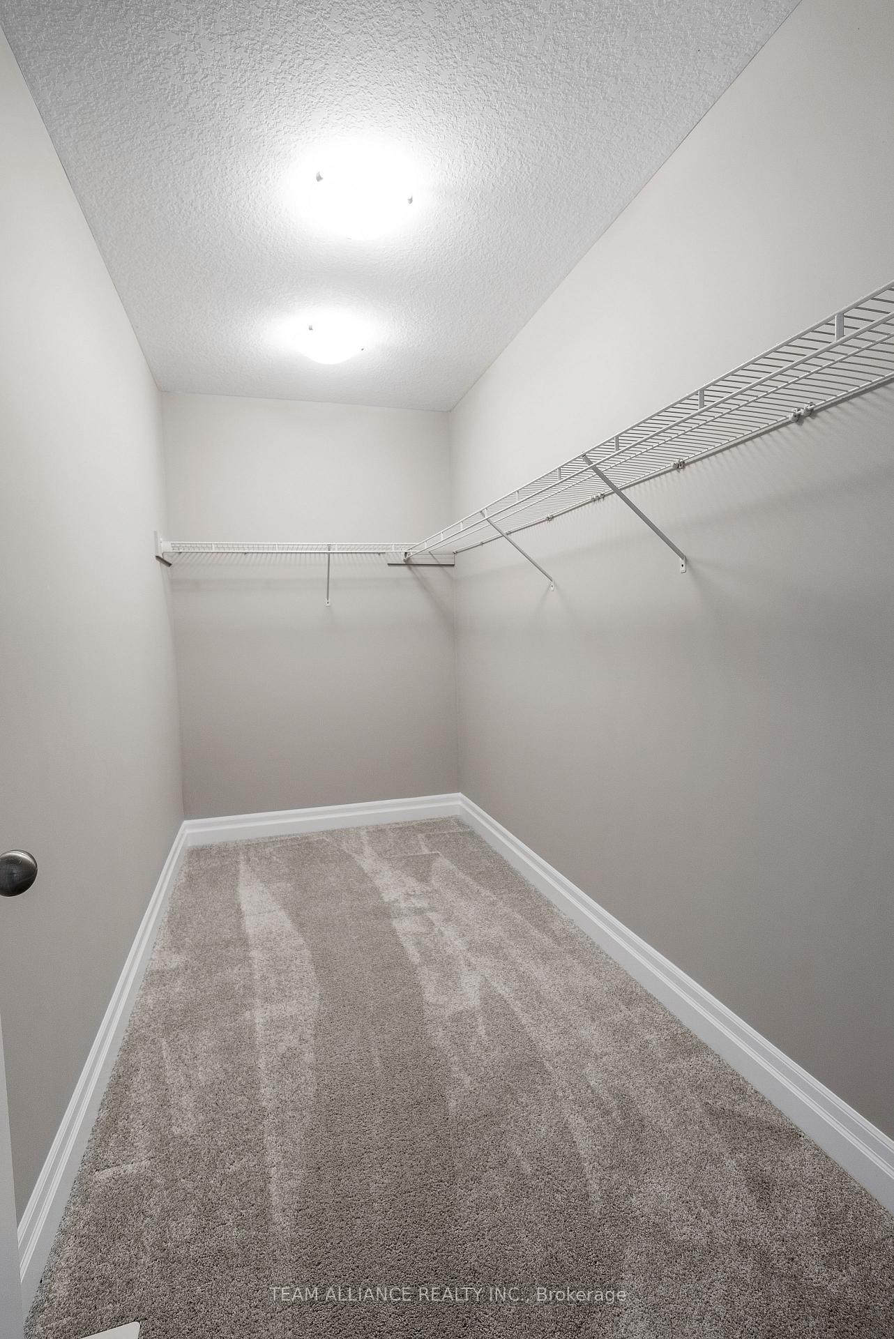 Photo 10 of 166 Queen Street, Middlesex Centre, Komoka — HOMEH