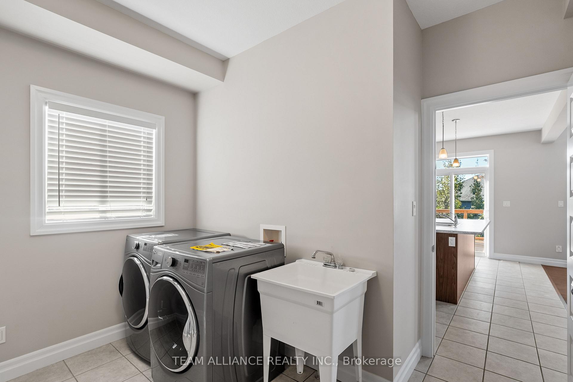 Photo 12 of 166 Queen Street, Middlesex Centre, Komoka — HOMEH