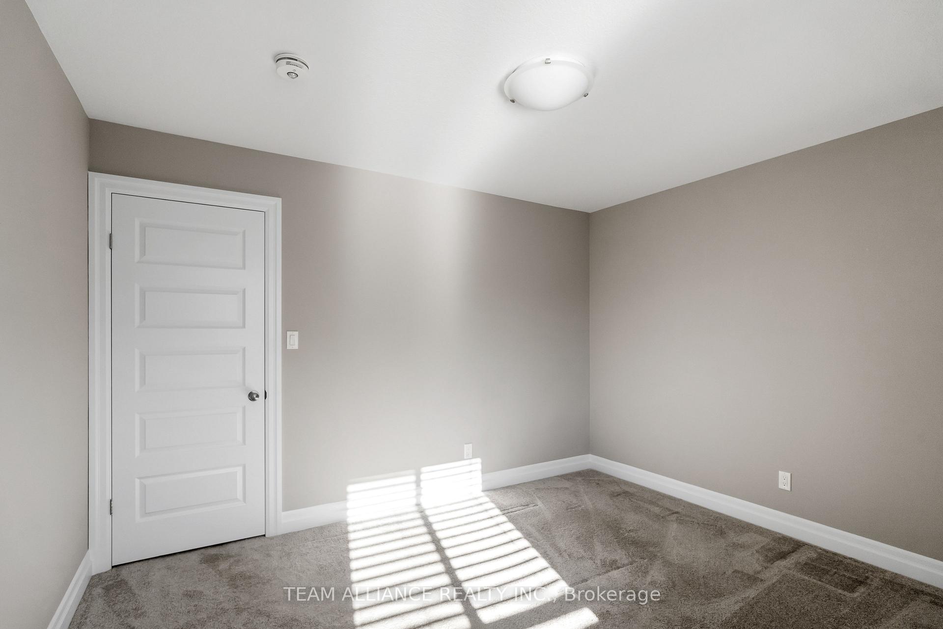 Photo 13 of 166 Queen Street, Middlesex Centre, Komoka — HOMEH
