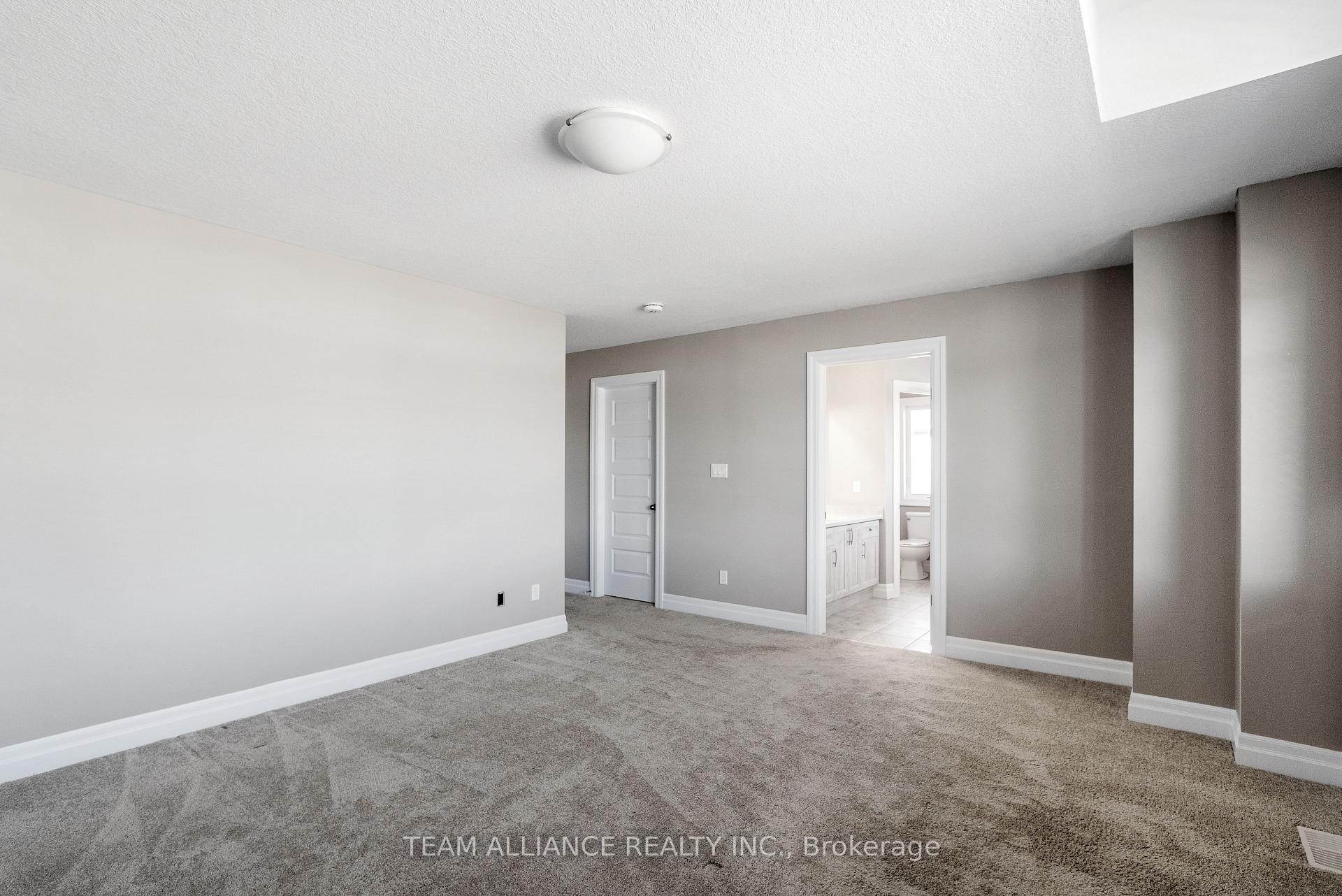 Photo 16 of 166 Queen Street, Middlesex Centre, Komoka — HOMEH
