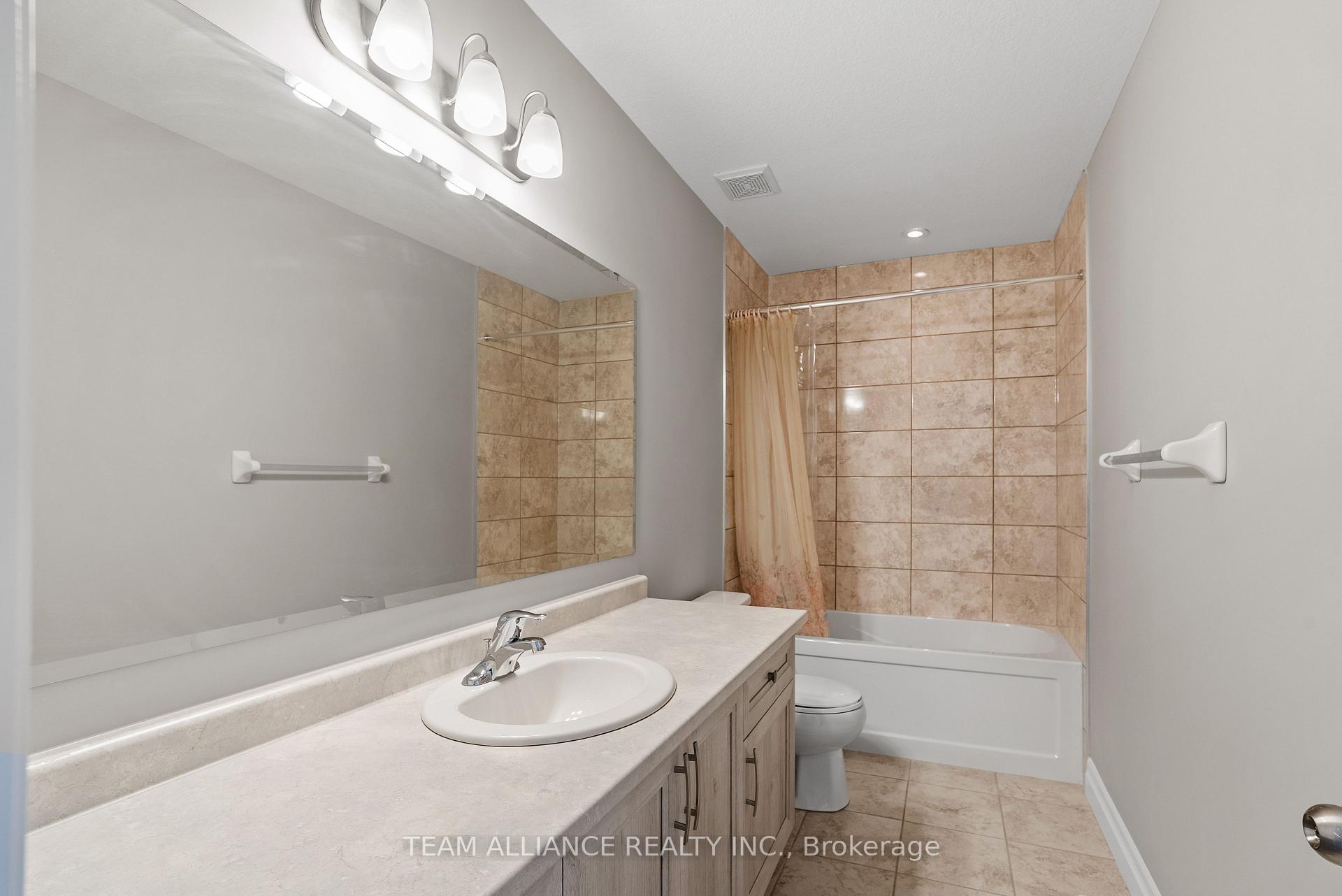 Photo 30 of 166 Queen Street, Middlesex Centre, Komoka — HOMEH