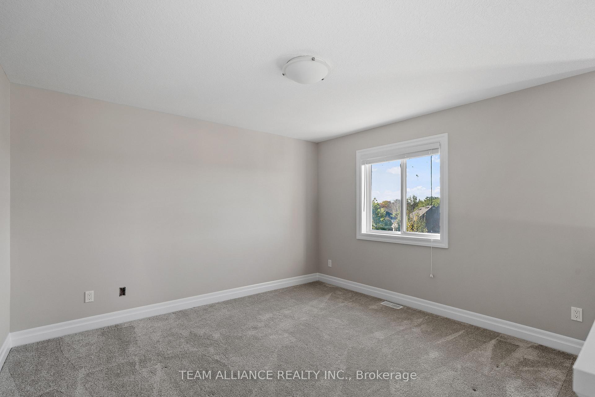 Photo 36 of 166 Queen Street, Middlesex Centre, Komoka — HOMEH