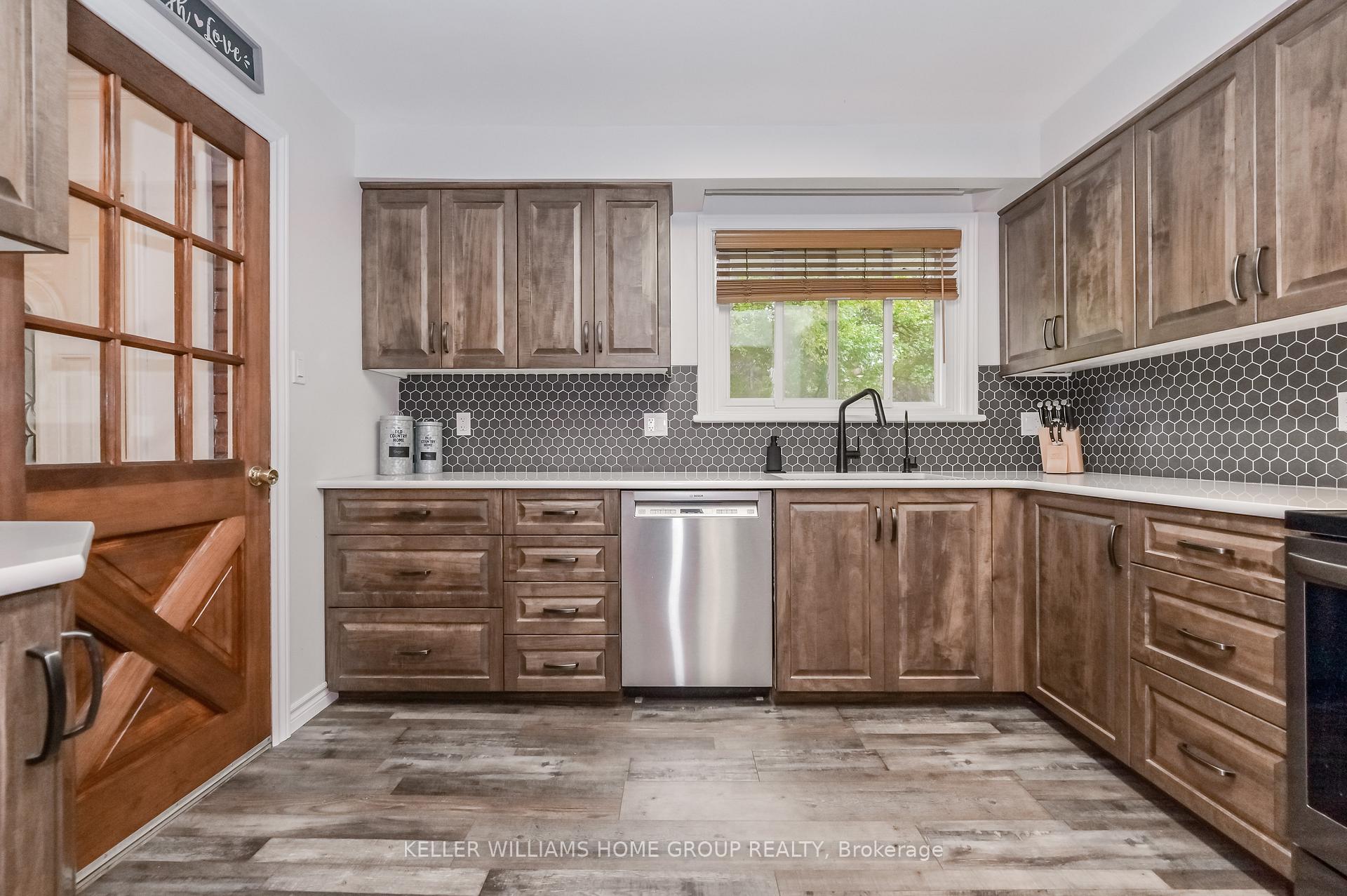 Photo 11 of 520 Perry Street, Centre Wellington, Fergus — HOMEH