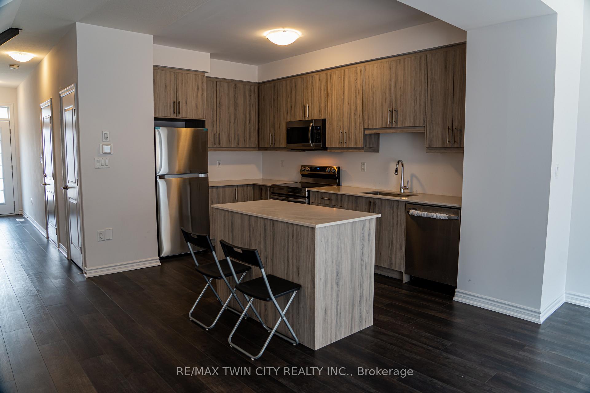 Photo 4 of 54 June Callwood Way E, Brant, Brantford Twp — HOMEH
