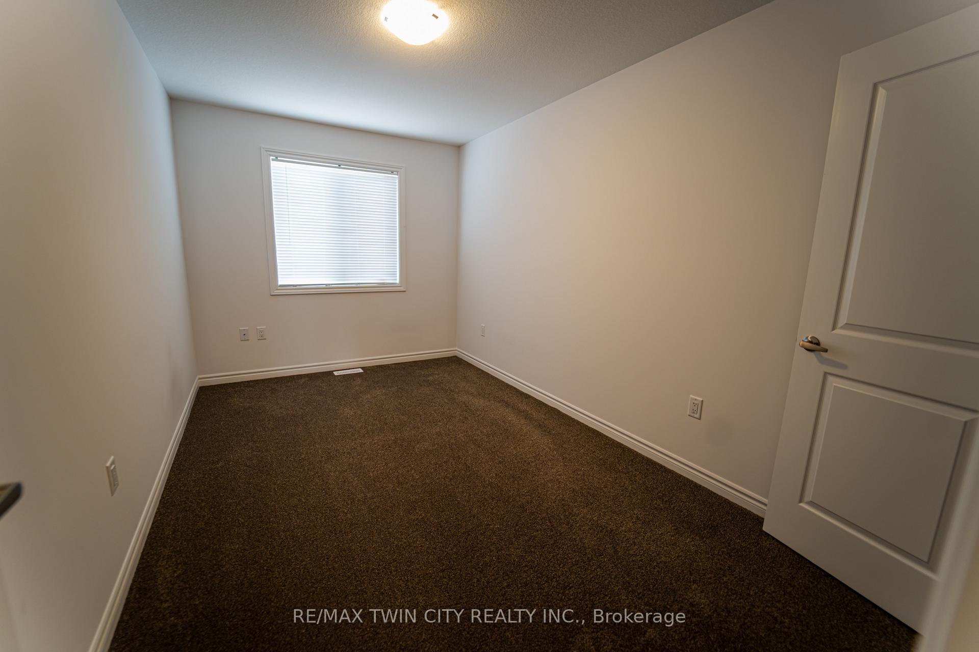 Photo 15 of 54 June Callwood Way E, Brant, Brantford Twp — HOMEH