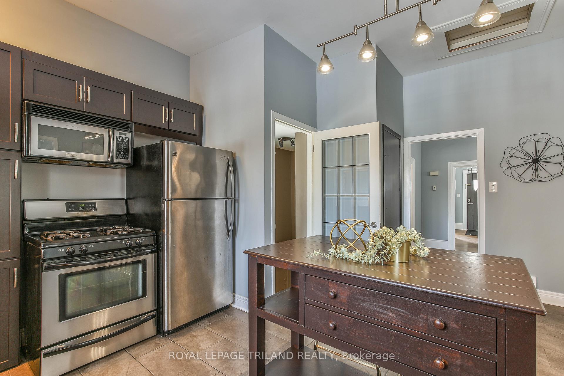 Photo 10 of 602 Central Avenue, London, East F — HOMEH