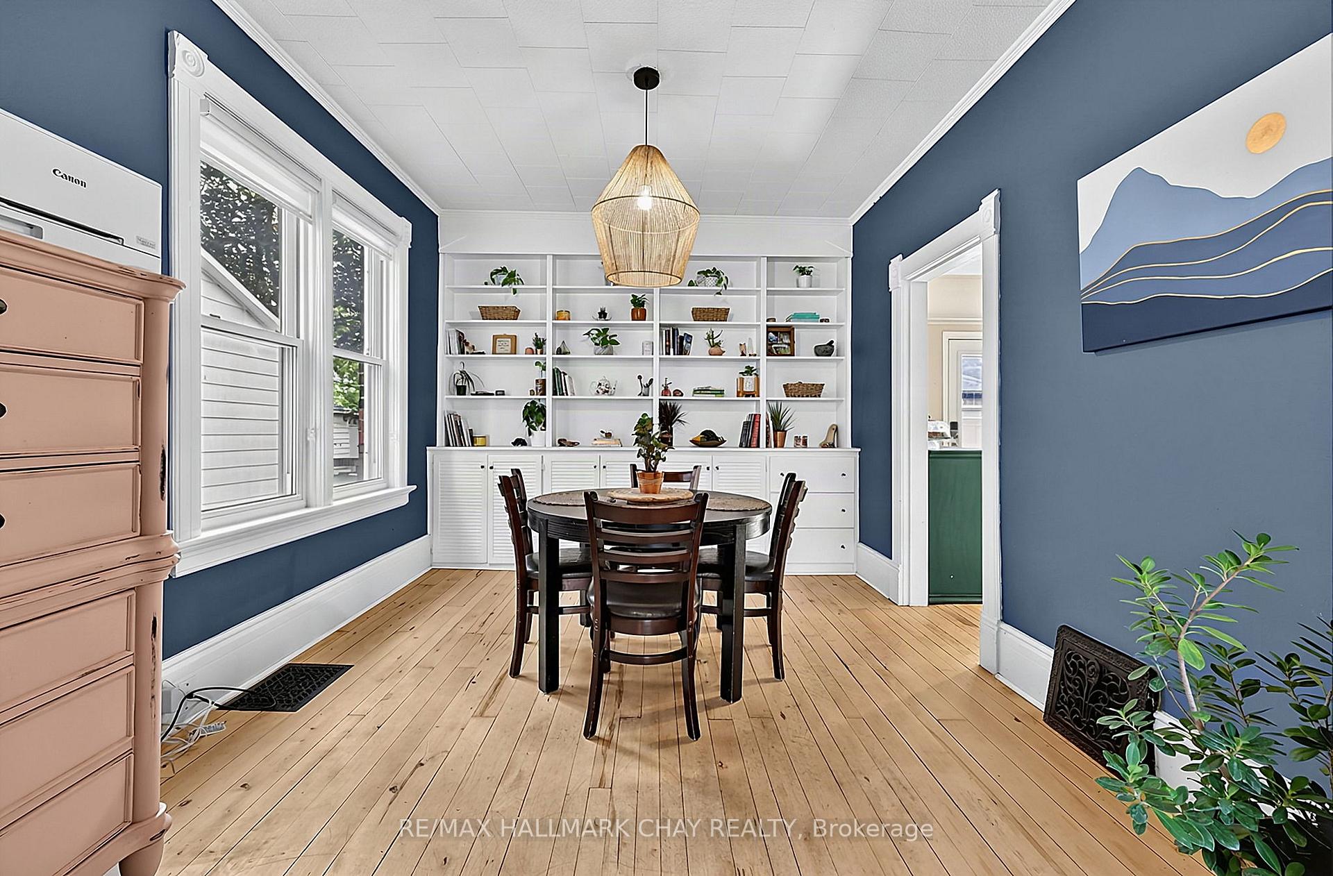 Photo 9 of 43 Brock Street, Barrie, Sanford — HOMEH