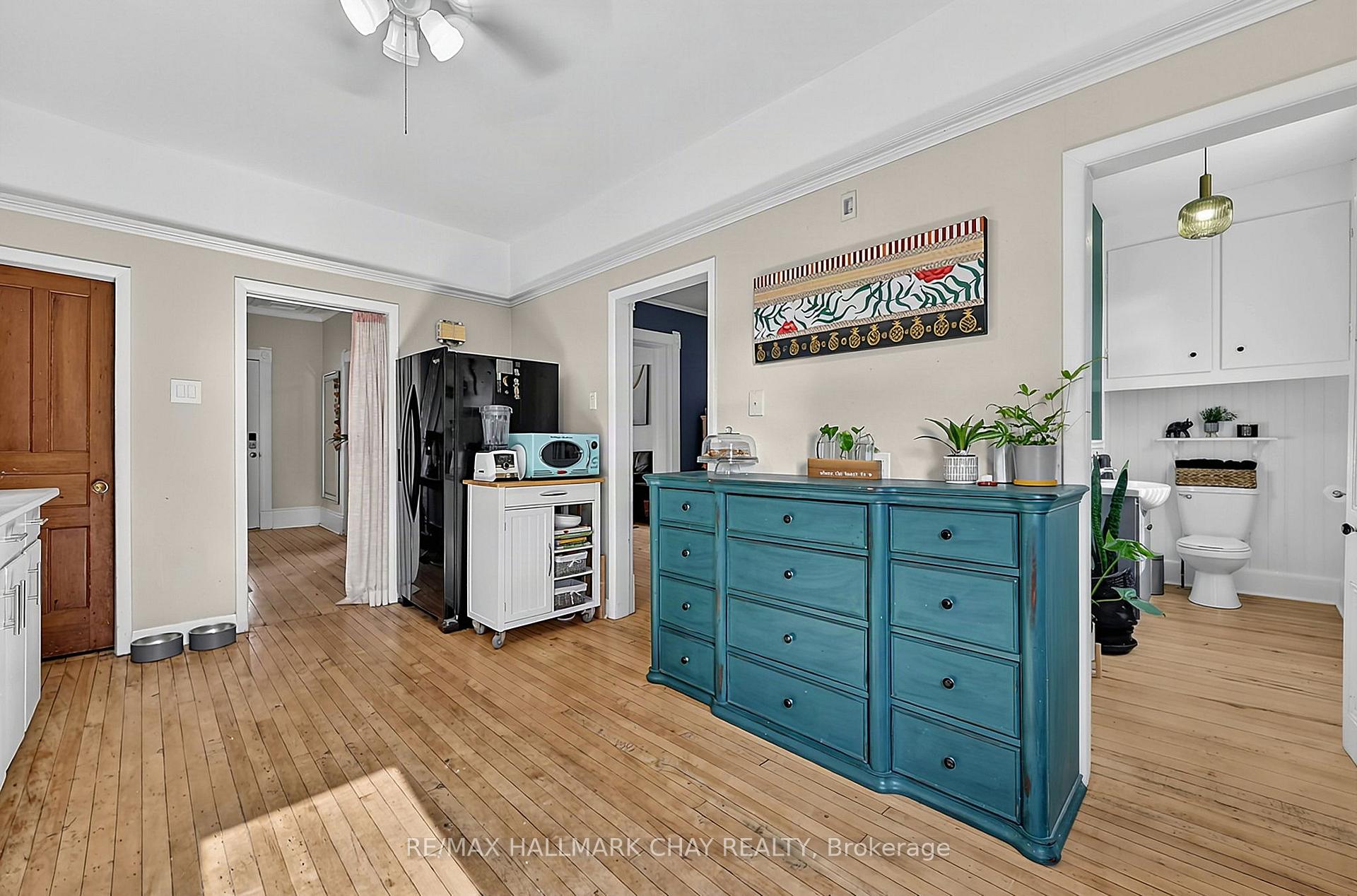 Photo 11 of 43 Brock Street, Barrie, Sanford — HOMEH