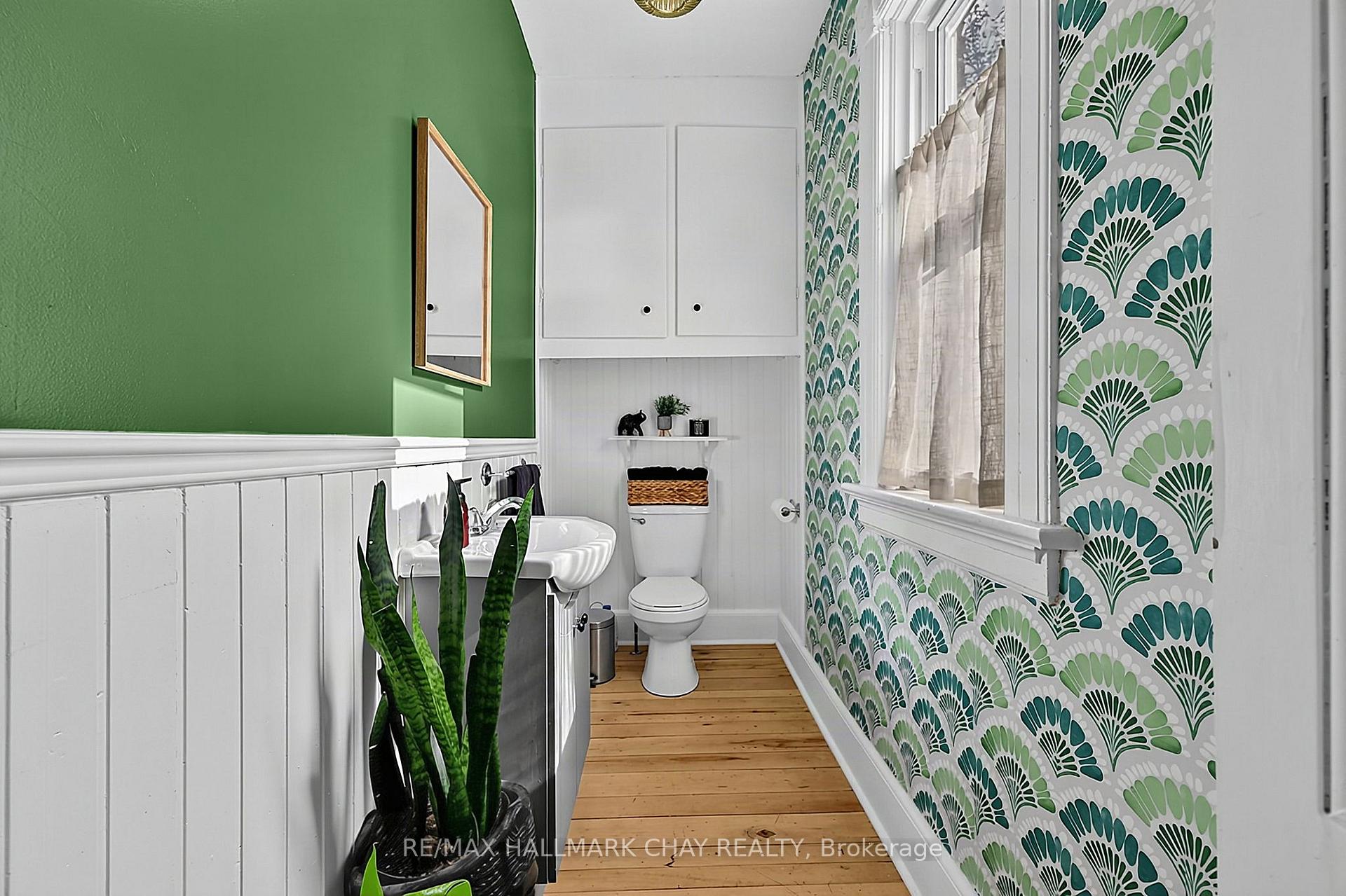 Photo 14 of 43 Brock Street, Barrie, Sanford — HOMEH