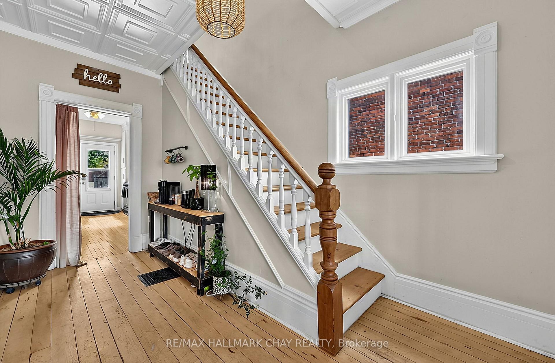 Photo 16 of 43 Brock Street, Barrie, Sanford — HOMEH