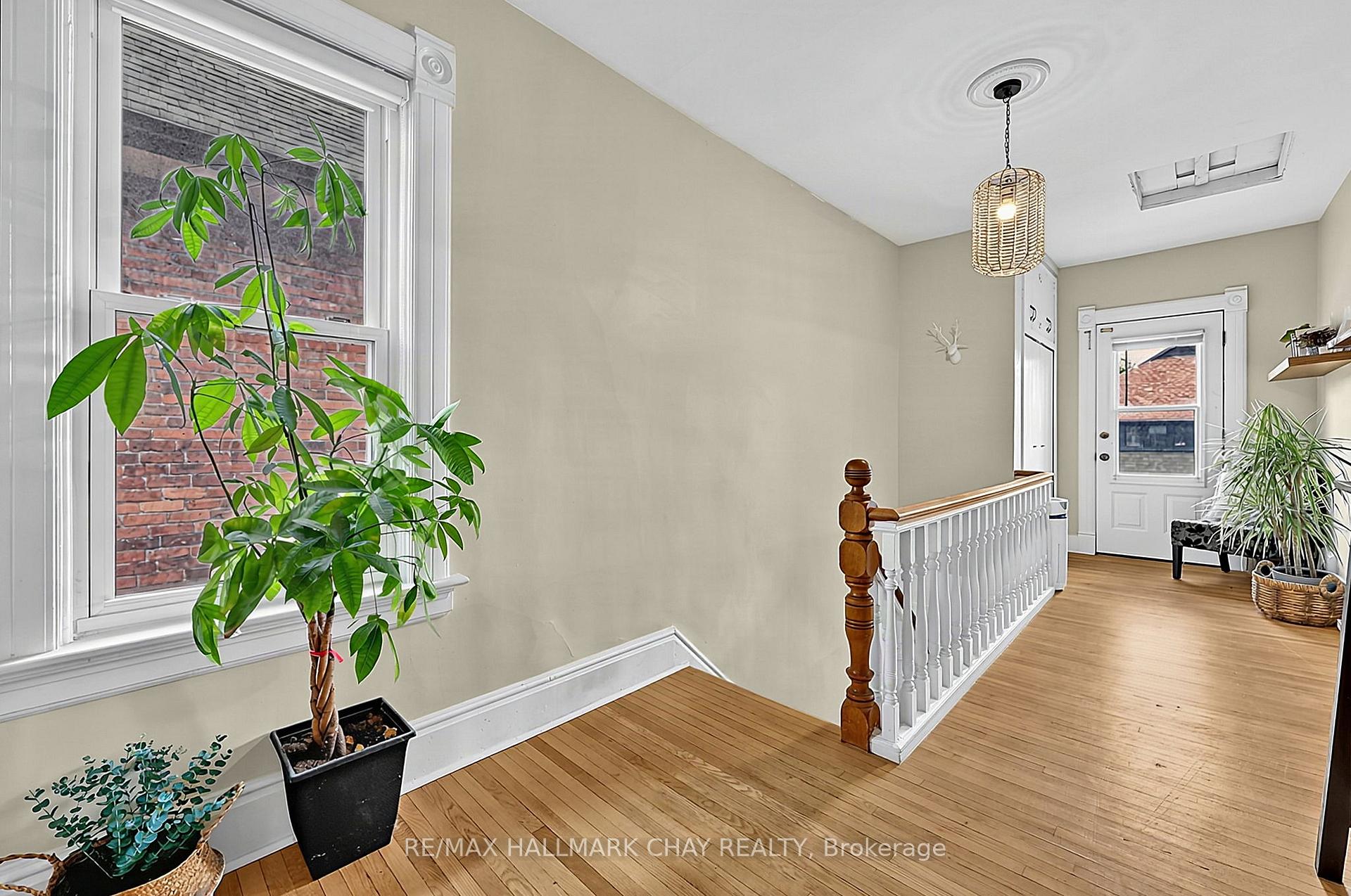 Photo 18 of 43 Brock Street, Barrie, Sanford — HOMEH