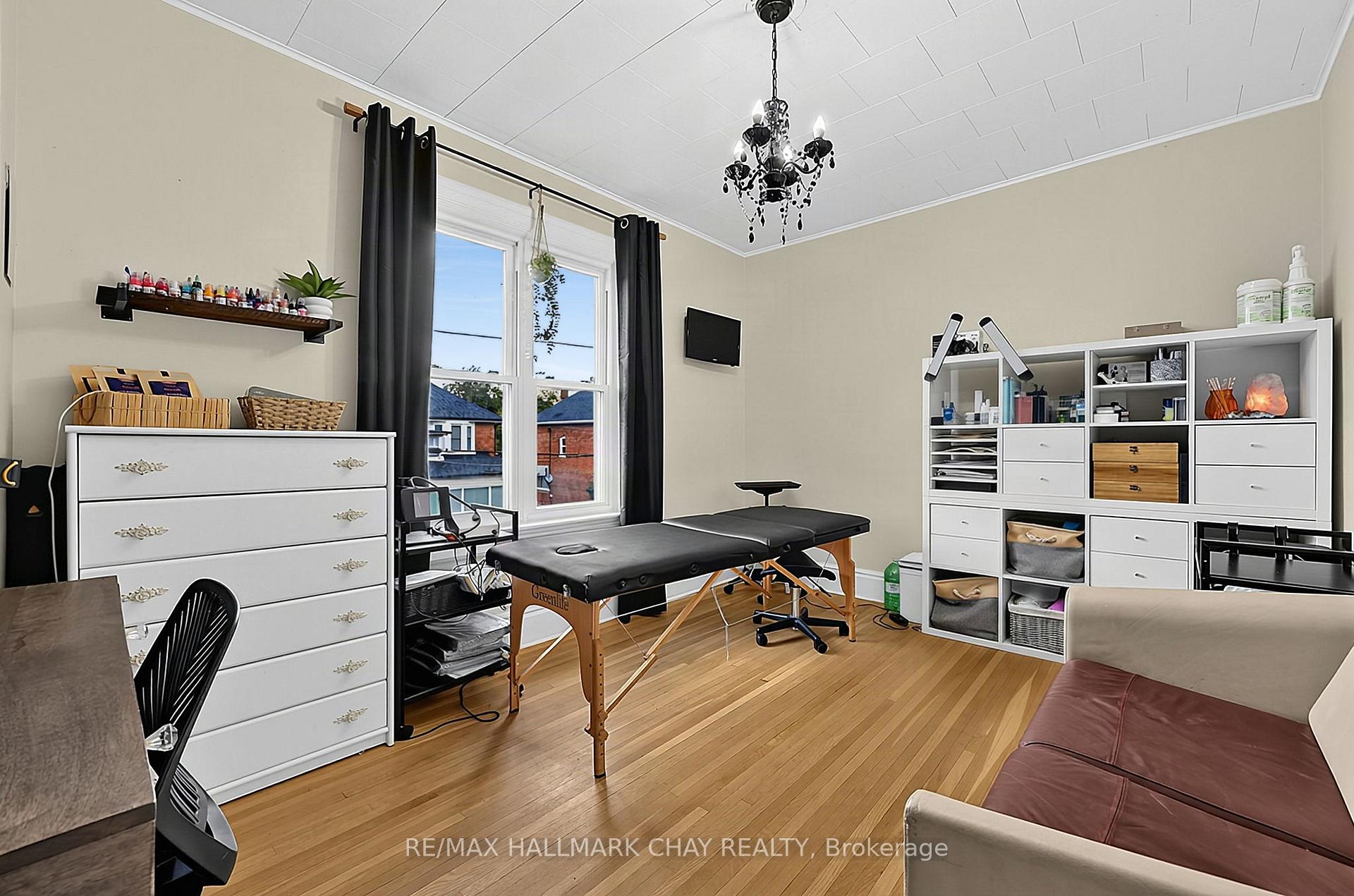 Photo 22 of 43 Brock Street, Barrie, Sanford — HOMEH