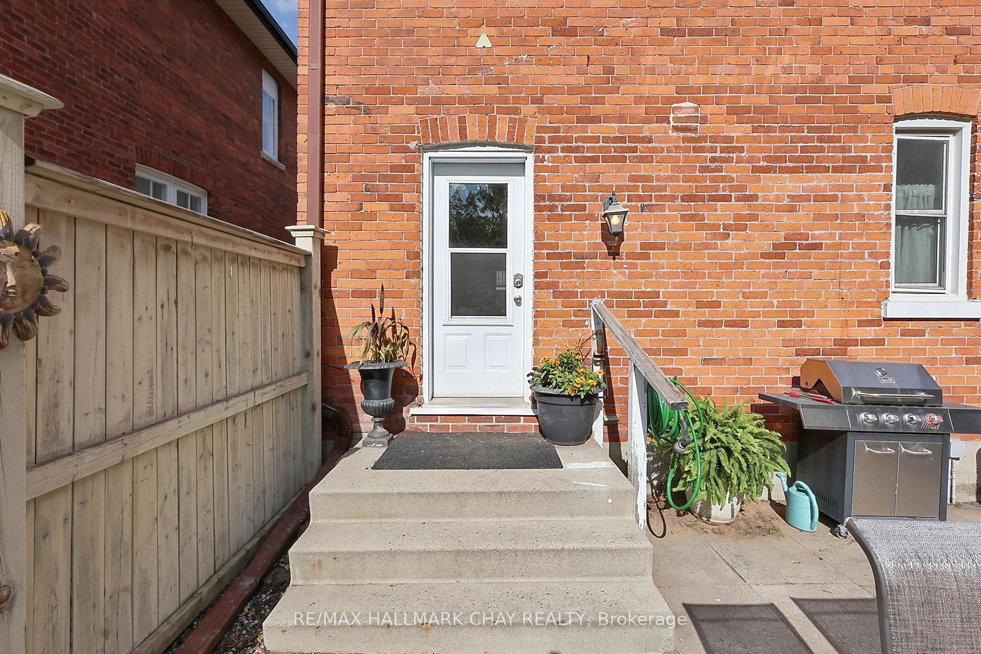 Photo 27 of 43 Brock Street, Barrie, Sanford — HOMEH