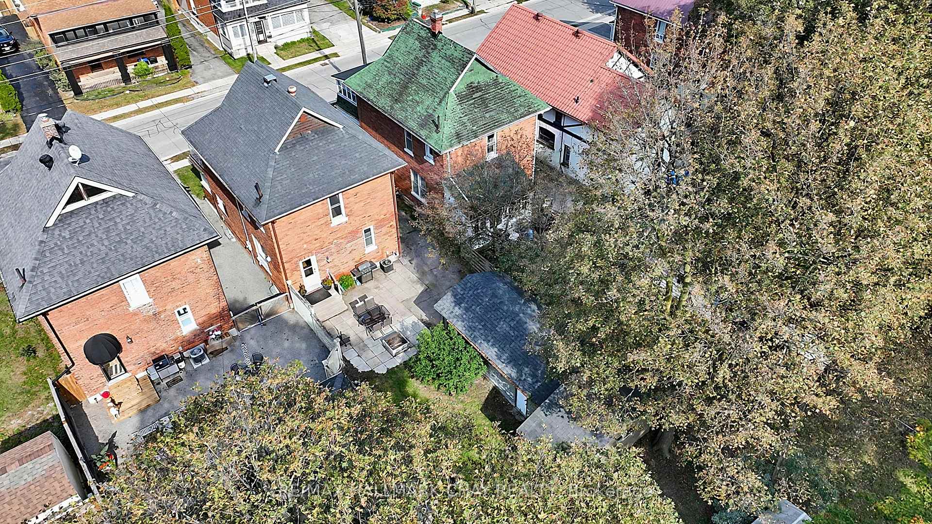 Photo 33 of 43 Brock Street, Barrie, Sanford — HOMEH