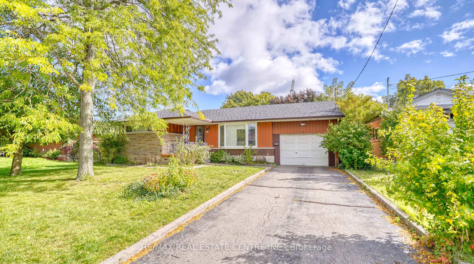Front of Unit (upper), 11 Southill Drive