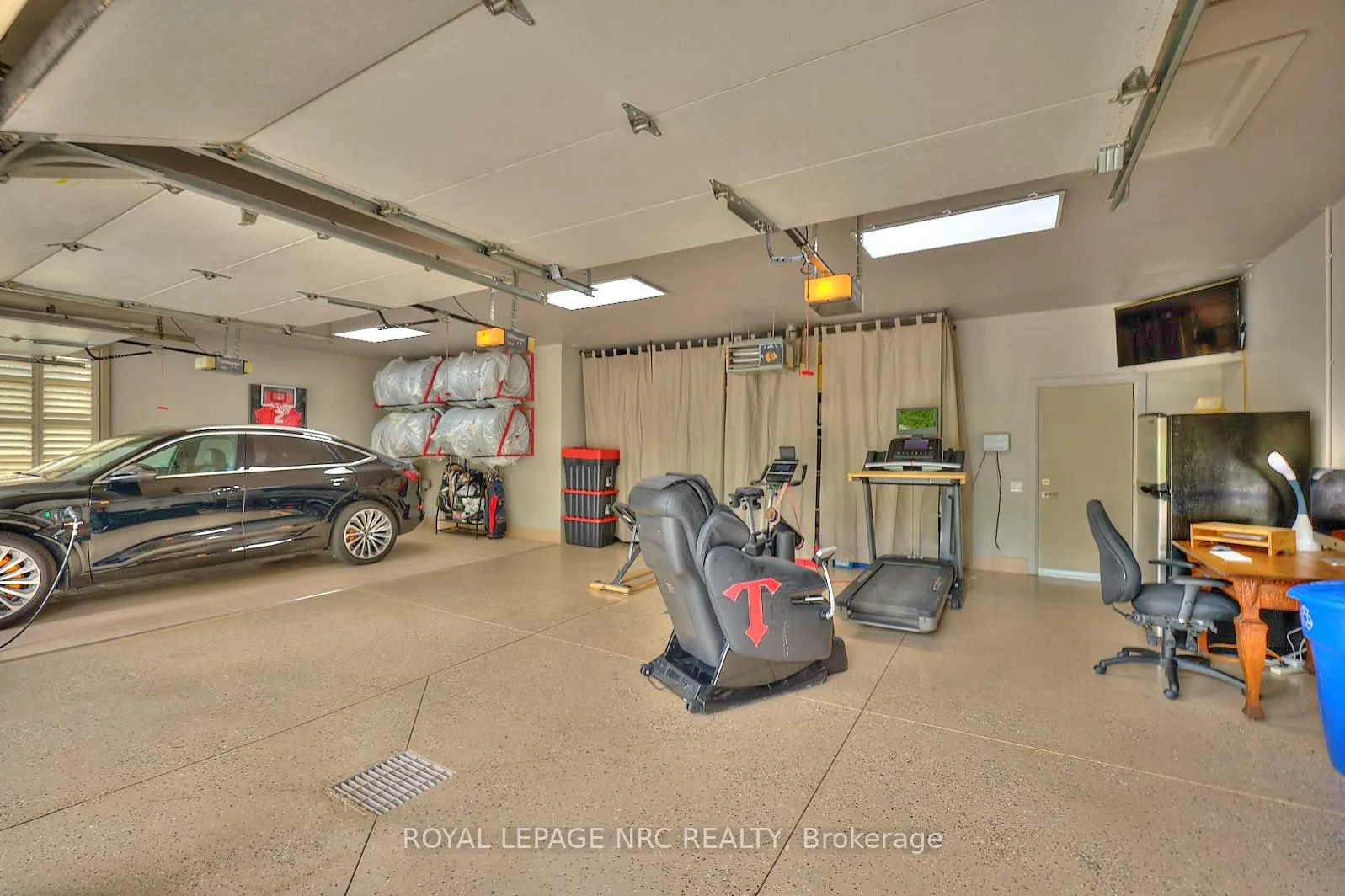 Photo 22 of 16 Nadine Crescent, St. Catharines, Grapeview — HOMEH