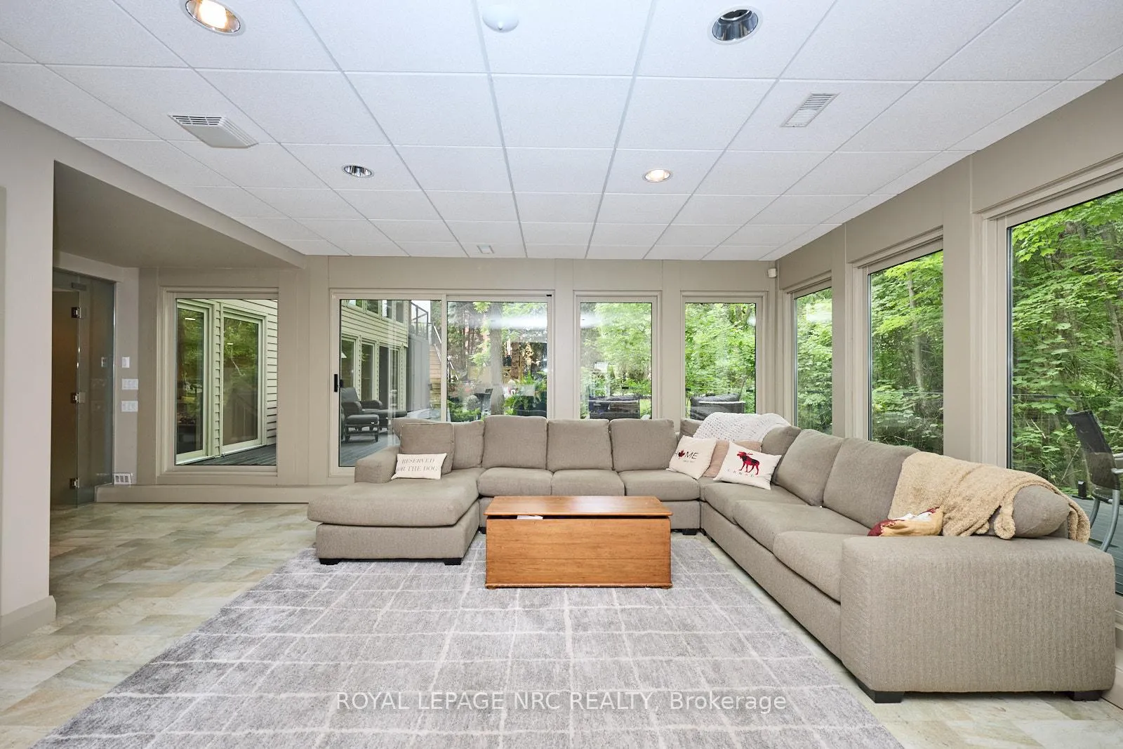 Photo 24 of 16 Nadine Crescent, St. Catharines, Grapeview — HOMEH