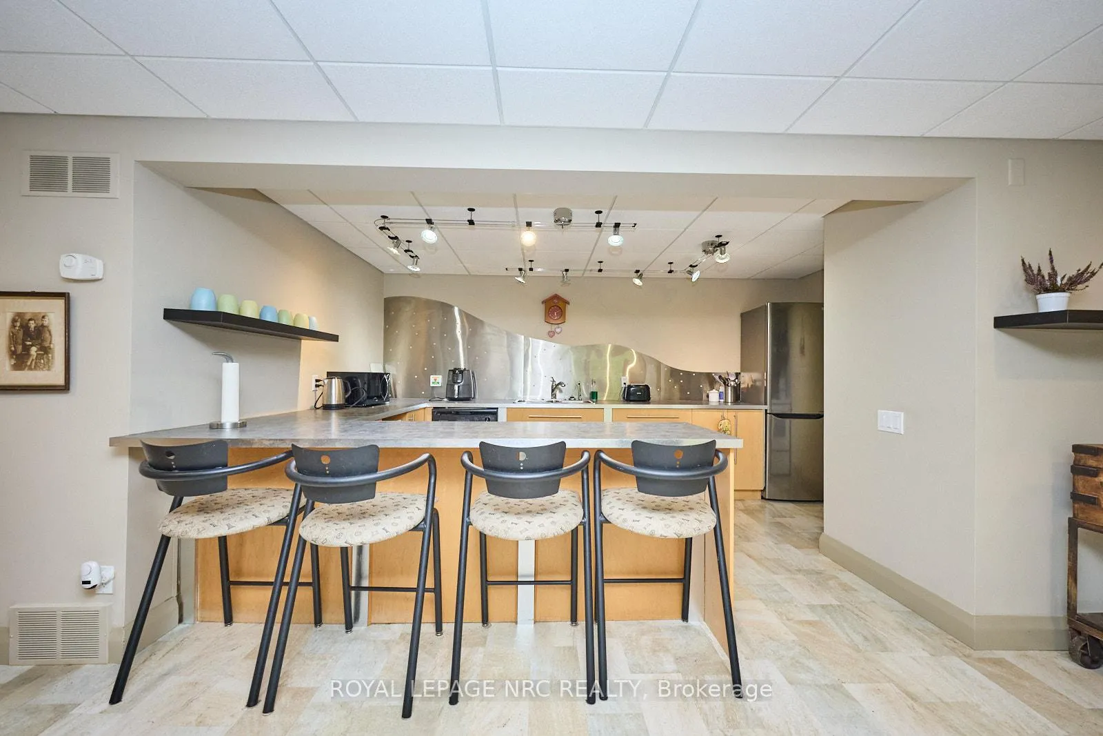 Photo 29 of 16 Nadine Crescent, St. Catharines, Grapeview — HOMEH