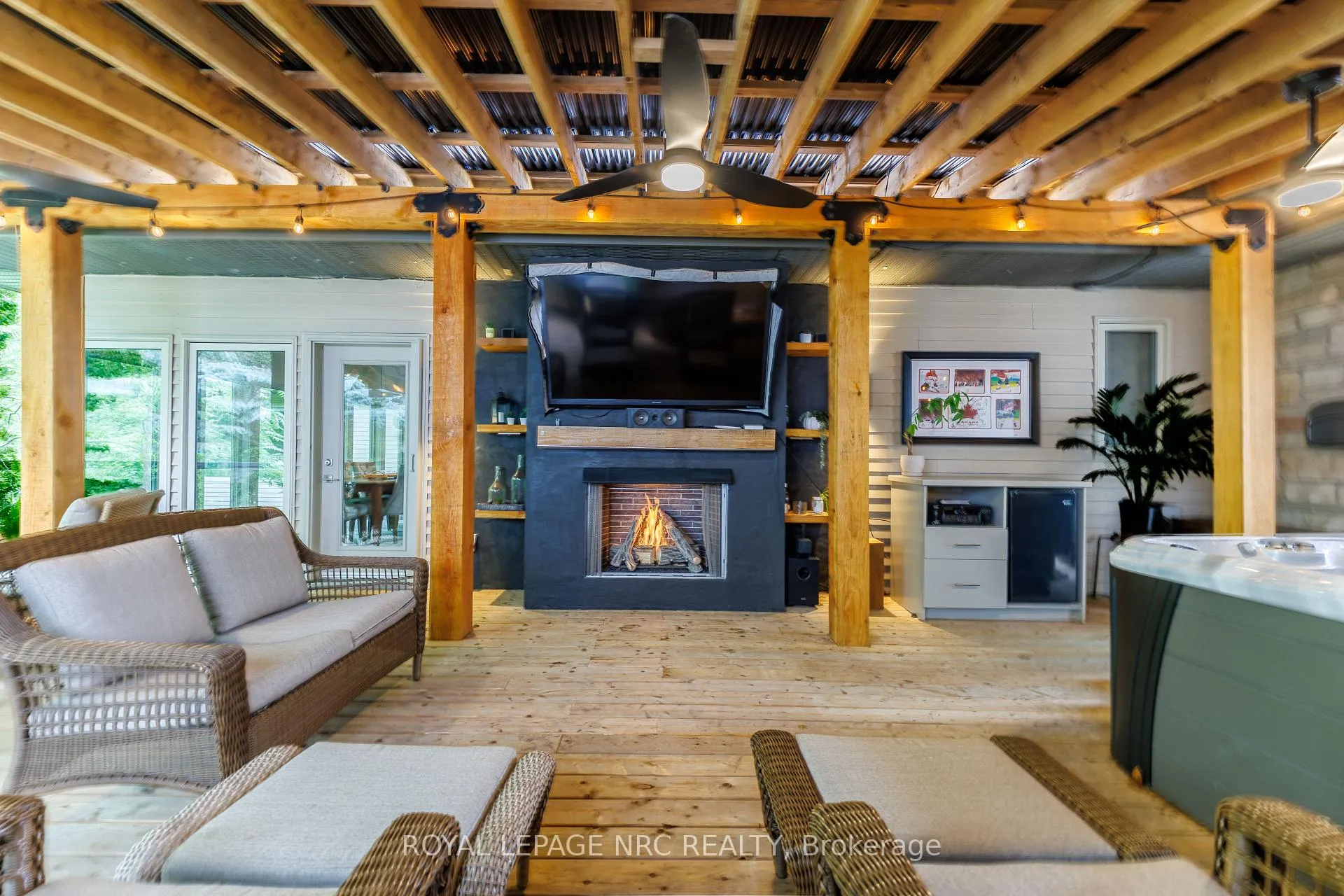 Photo 35 of 16 Nadine Crescent, St. Catharines, Grapeview — HOMEH