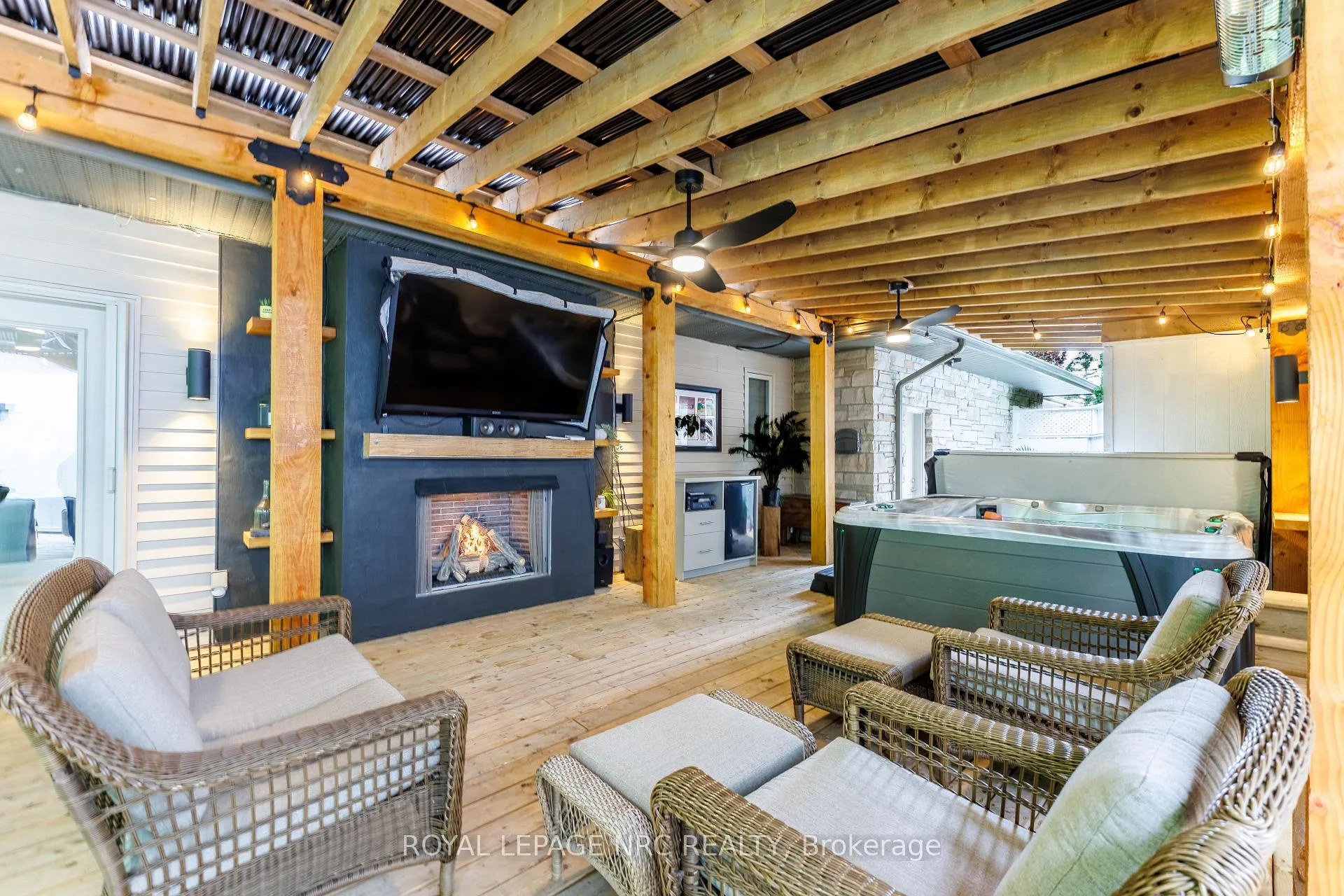 Photo 36 of 16 Nadine Crescent, St. Catharines, Grapeview — HOMEH