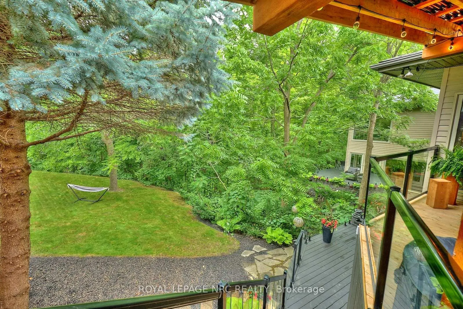 Photo 39 of 16 Nadine Crescent, St. Catharines, Grapeview — HOMEH