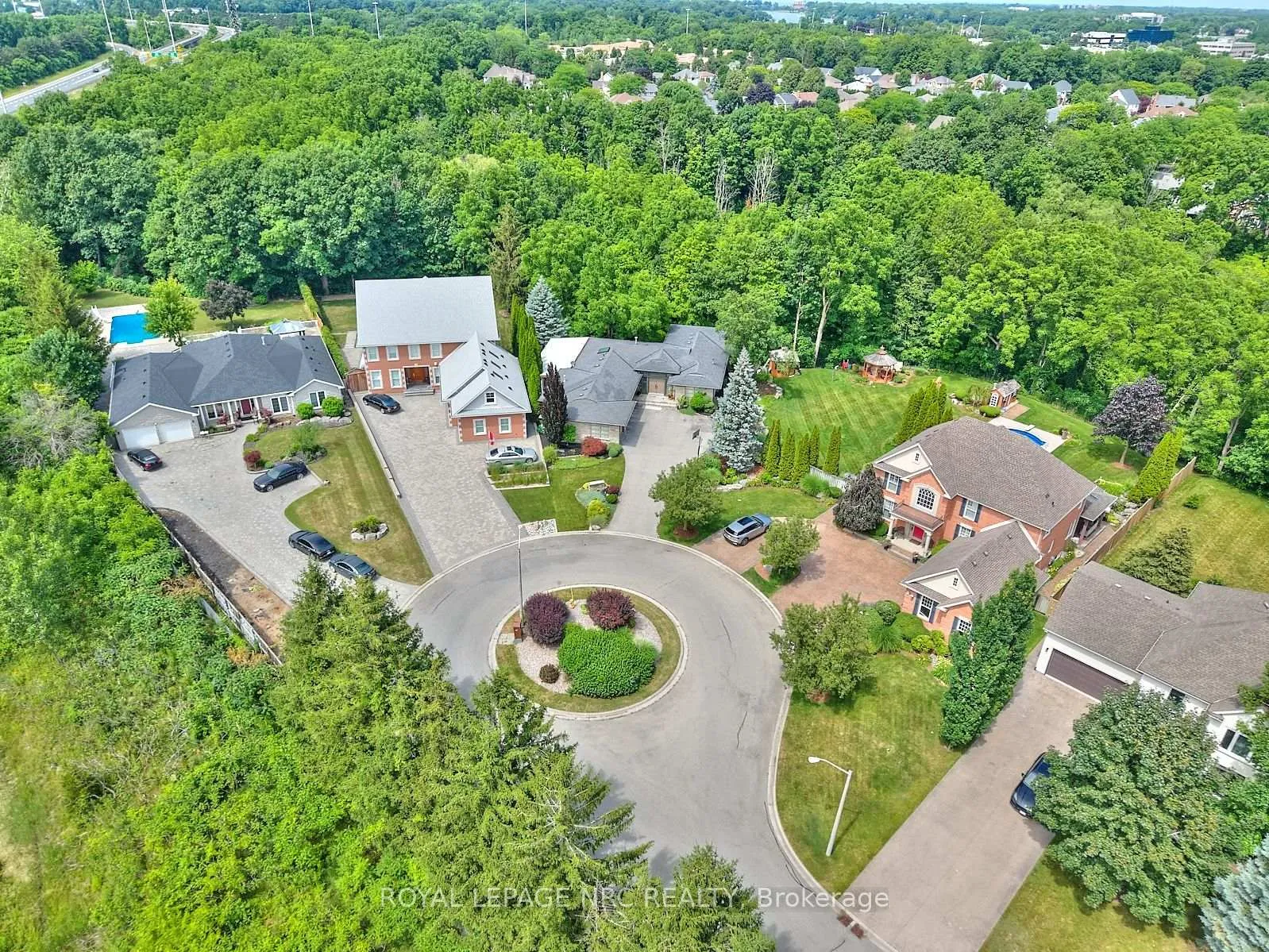 Photo 48 of 16 Nadine Crescent, St. Catharines, Grapeview — HOMEH