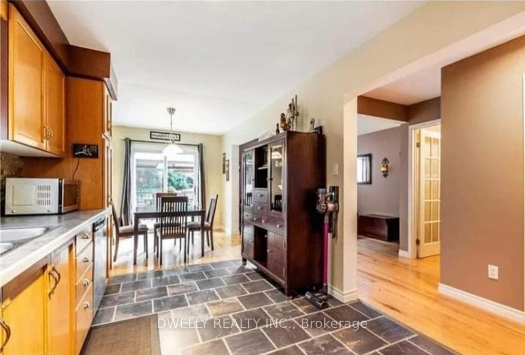 Photo 6 of 805 Fairway Crescent, Kitchener — HOMEH