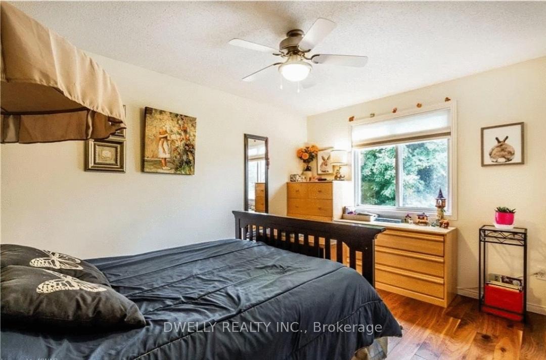 Photo 16 of 805 Fairway Crescent, Kitchener — HOMEH