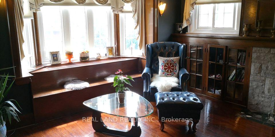 Photo 4 of 5903 Delaware Street, Niagara Falls, Dorchester — HOMEH