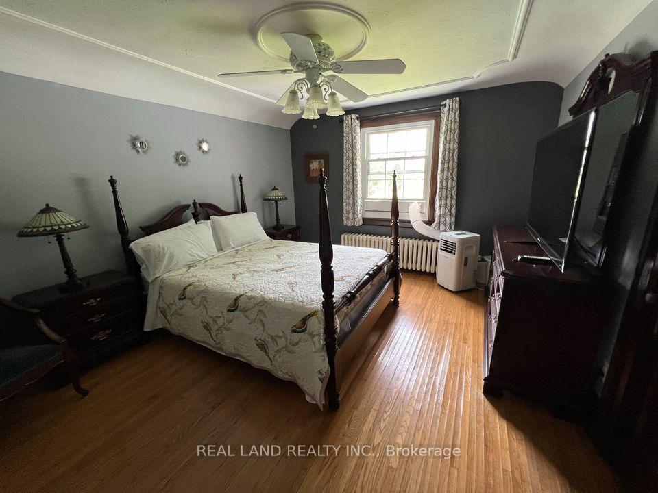 Photo 8 of 5903 Delaware Street, Niagara Falls, Dorchester — HOMEH