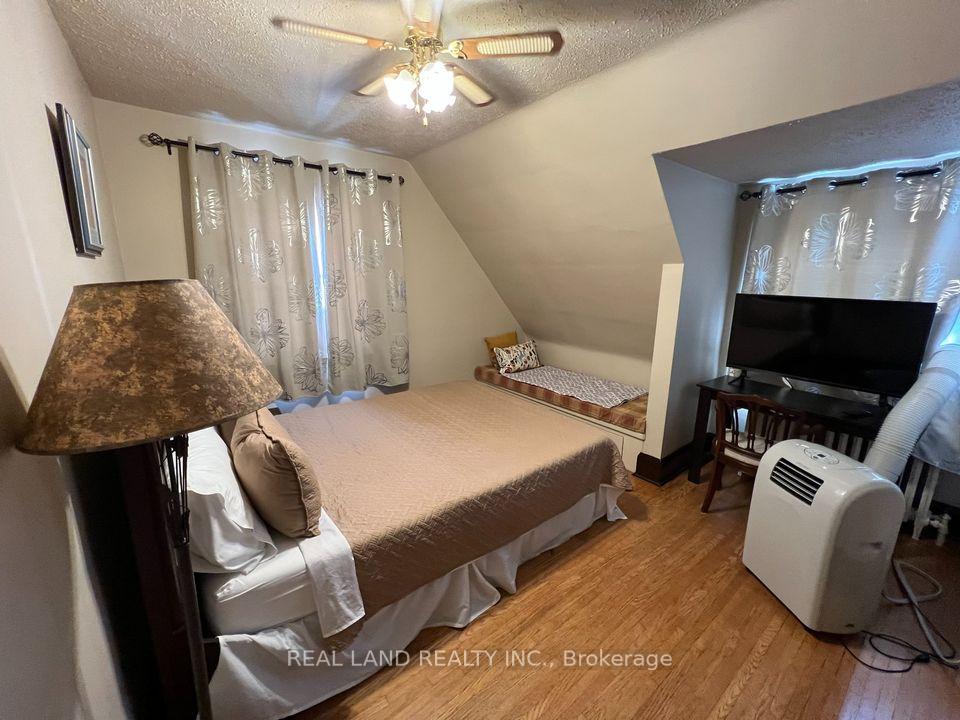 Photo 9 of 5903 Delaware Street, Niagara Falls, Dorchester — HOMEH
