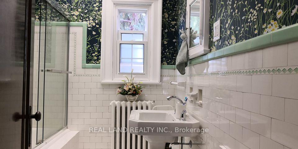 Photo 17 of 5903 Delaware Street, Niagara Falls, Dorchester — HOMEH