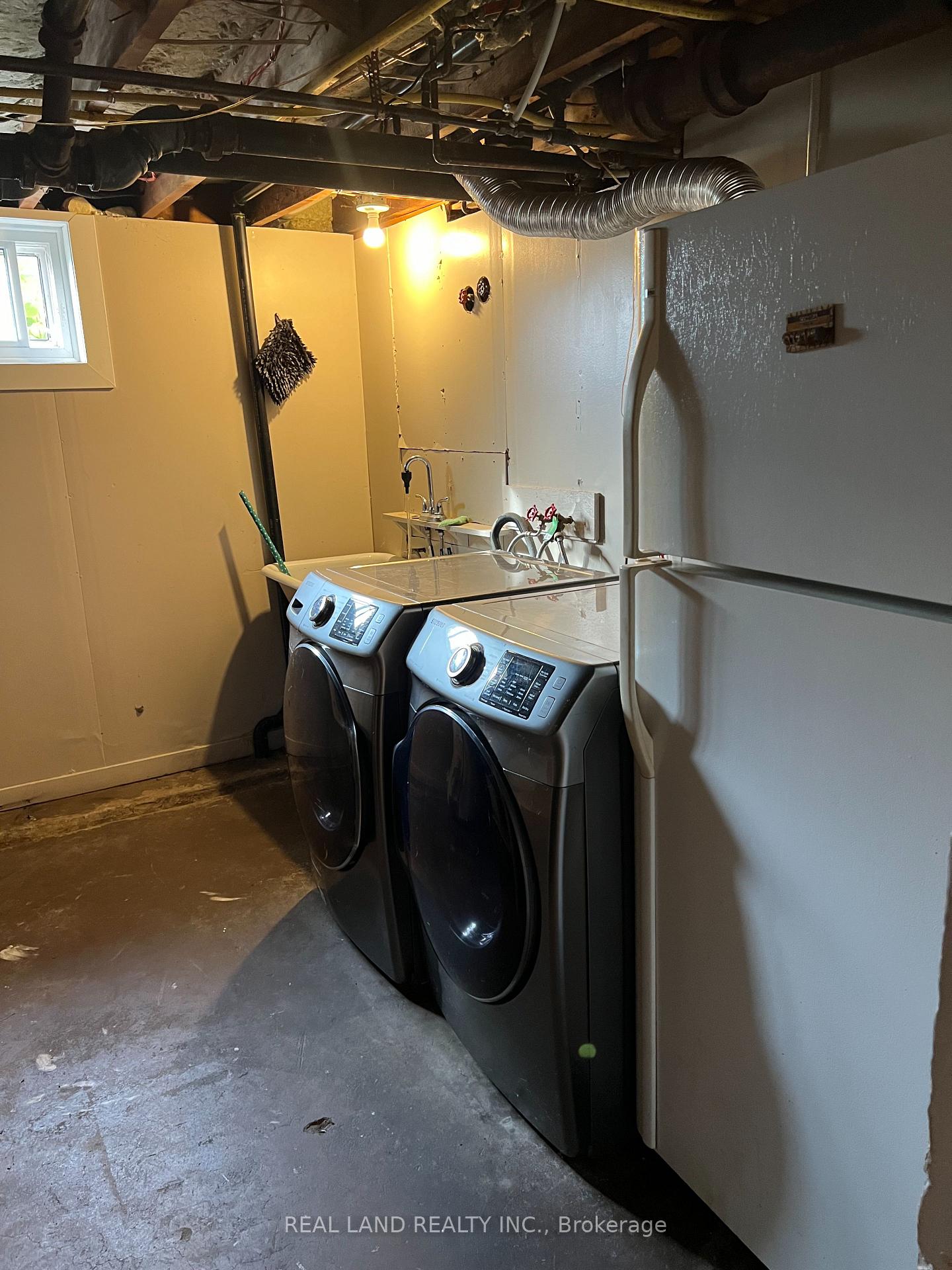 Photo 32 of 5903 Delaware Street, Niagara Falls, Dorchester — HOMEH