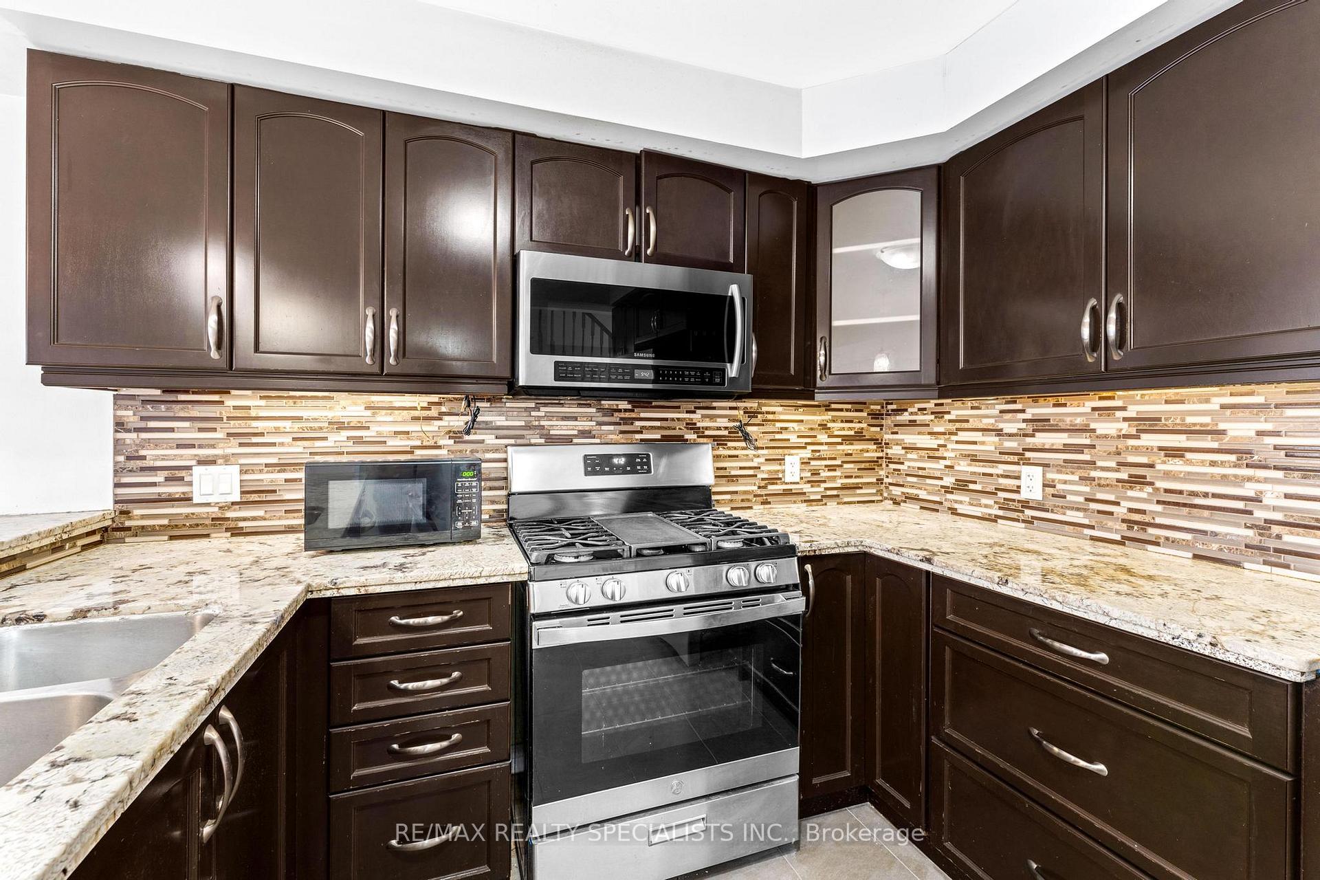 Photo 13 of 264 Pinehill Drive, Hamilton, Hannon — HOMEH