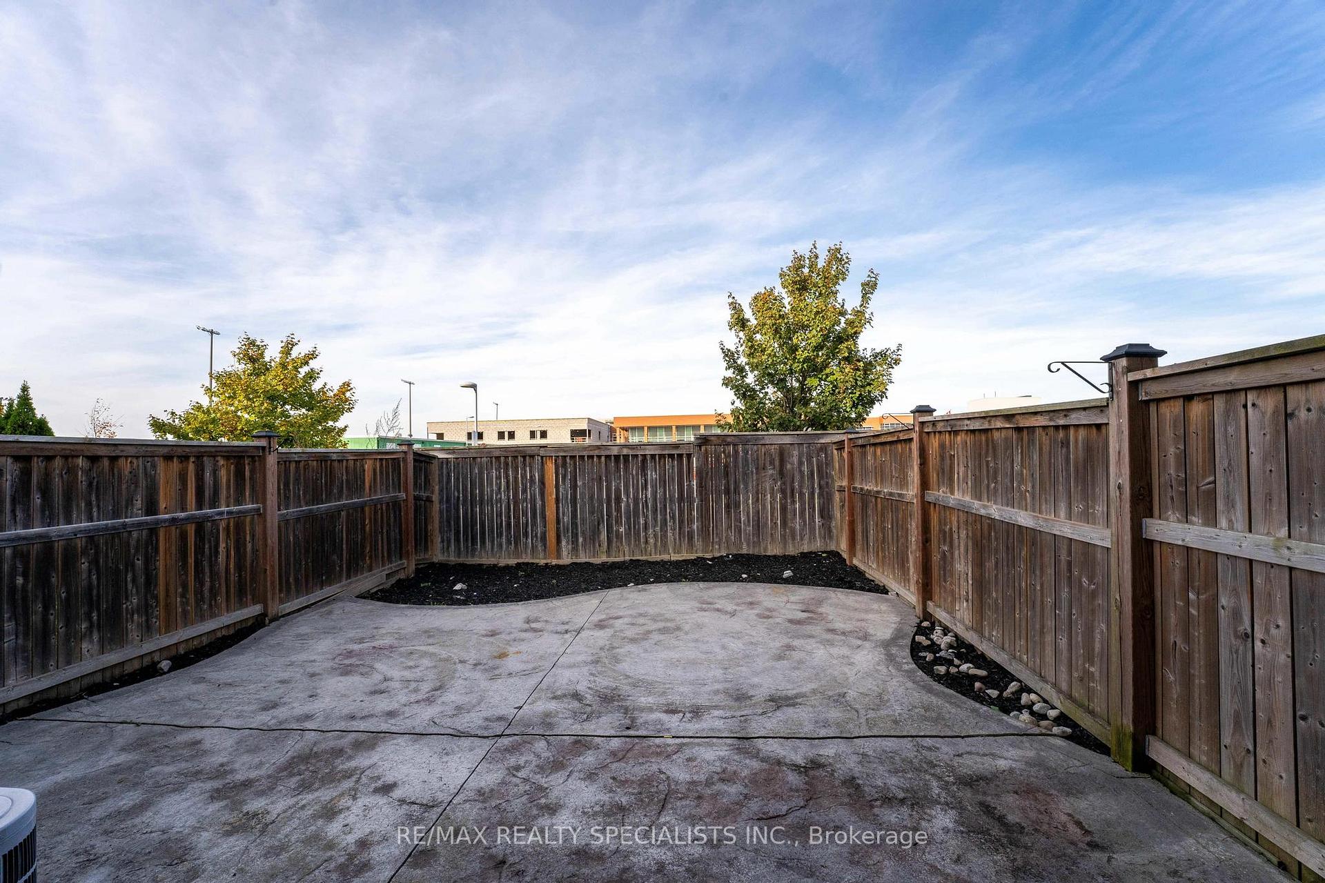 Photo 26 of 264 Pinehill Drive, Hamilton, Hannon — HOMEH