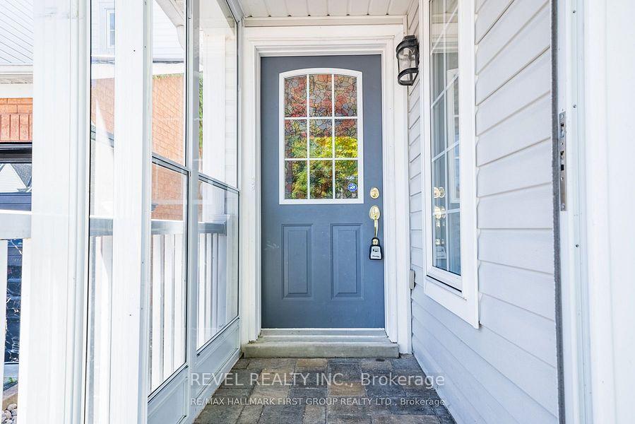 Photo 2 of 77 Ashbury Boulevard, Ajax, South East — HOMEH