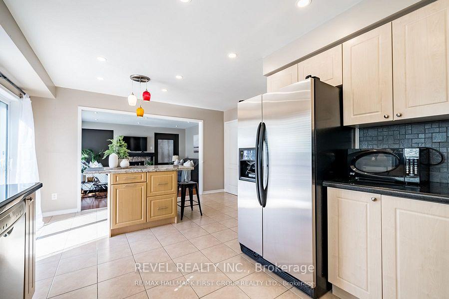 Photo 9 of 77 Ashbury Boulevard, Ajax, South East — HOMEH