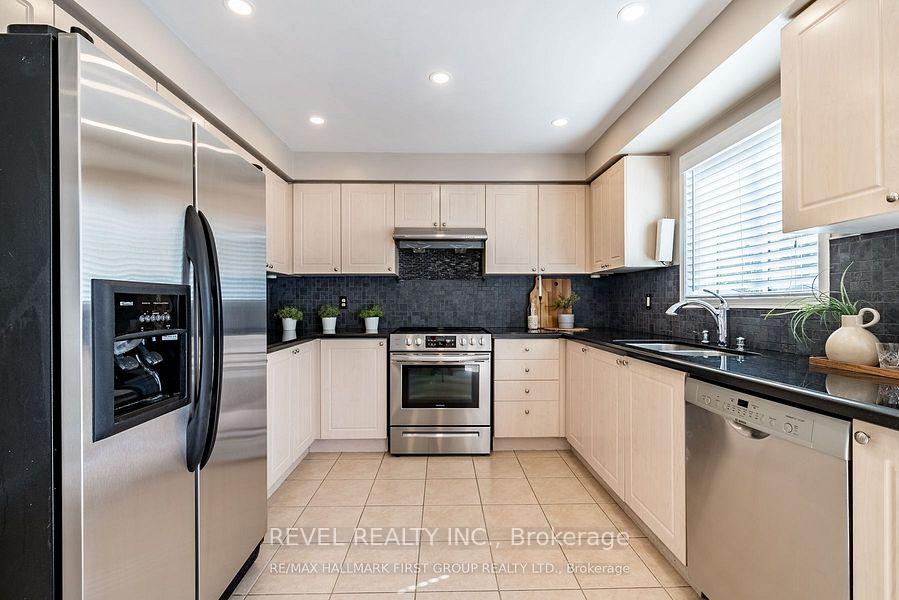 Photo 10 of 77 Ashbury Boulevard, Ajax, South East — HOMEH