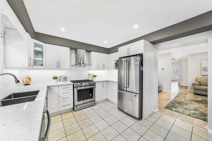 Photo 6 of 54 Meadow Wood Crescent, Hamilton, Stoney Creek Mountain — HOMEH