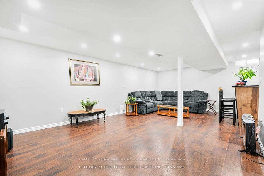 Photo 8 of 54 Meadow Wood Crescent, Hamilton, Stoney Creek Mountain — HOMEH