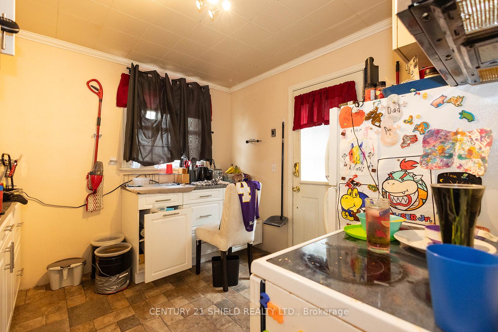 Photo 6 of 1003 Leonard Avenue, Cornwall — HOMEH