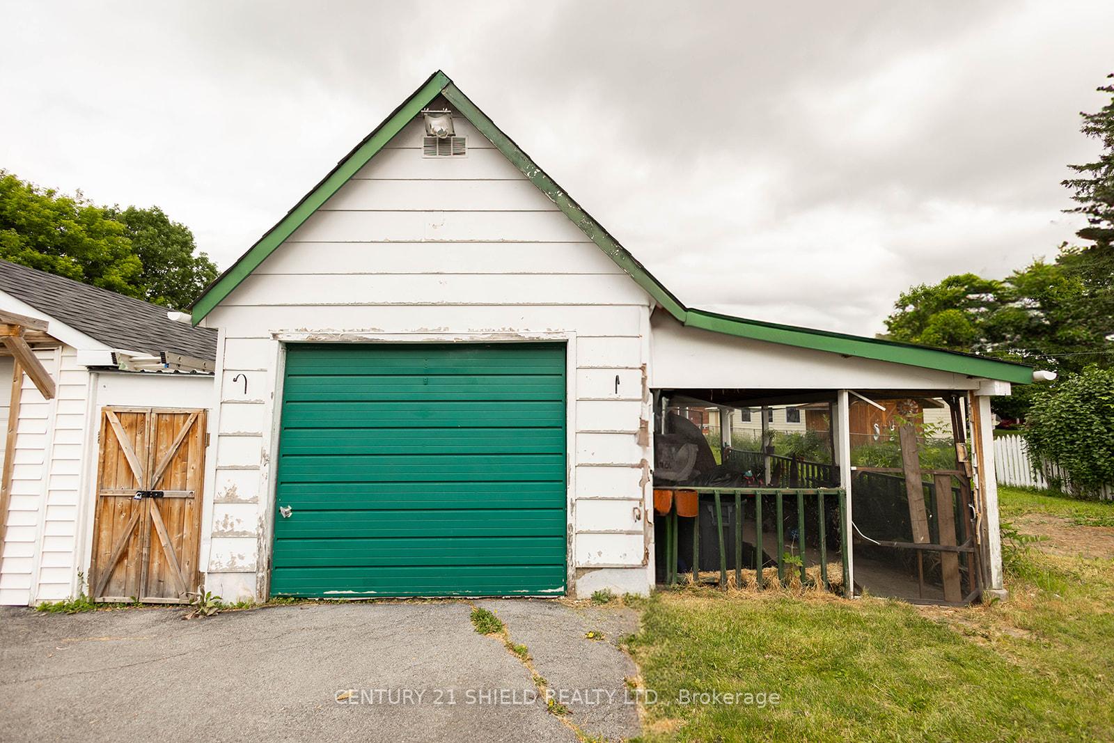Photo 24 of 1003 Leonard Avenue, Cornwall — HOMEH
