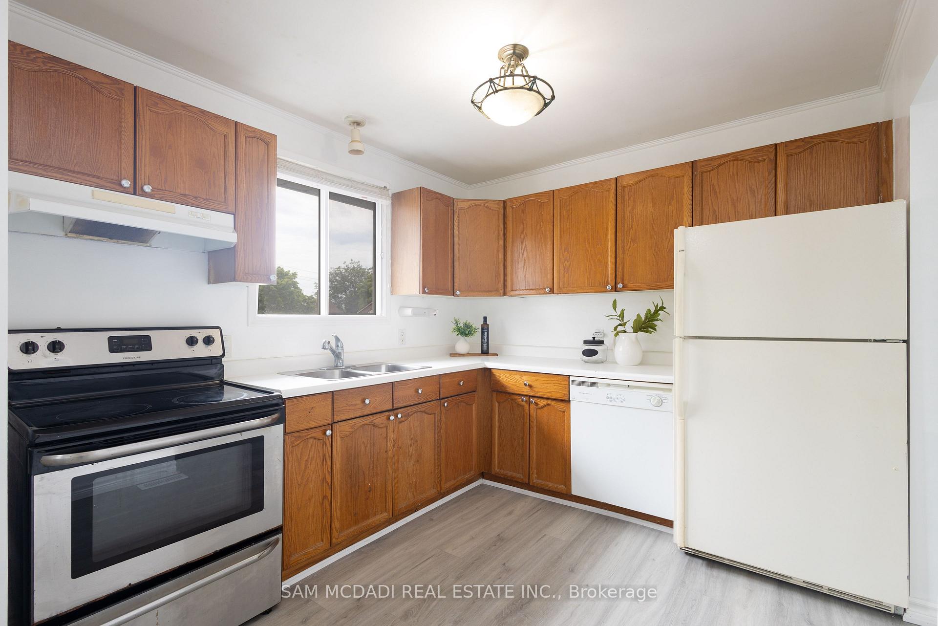 Photo 8 of 160 Commercial Street, Welland, Lincoln/Crowland — HOMEH