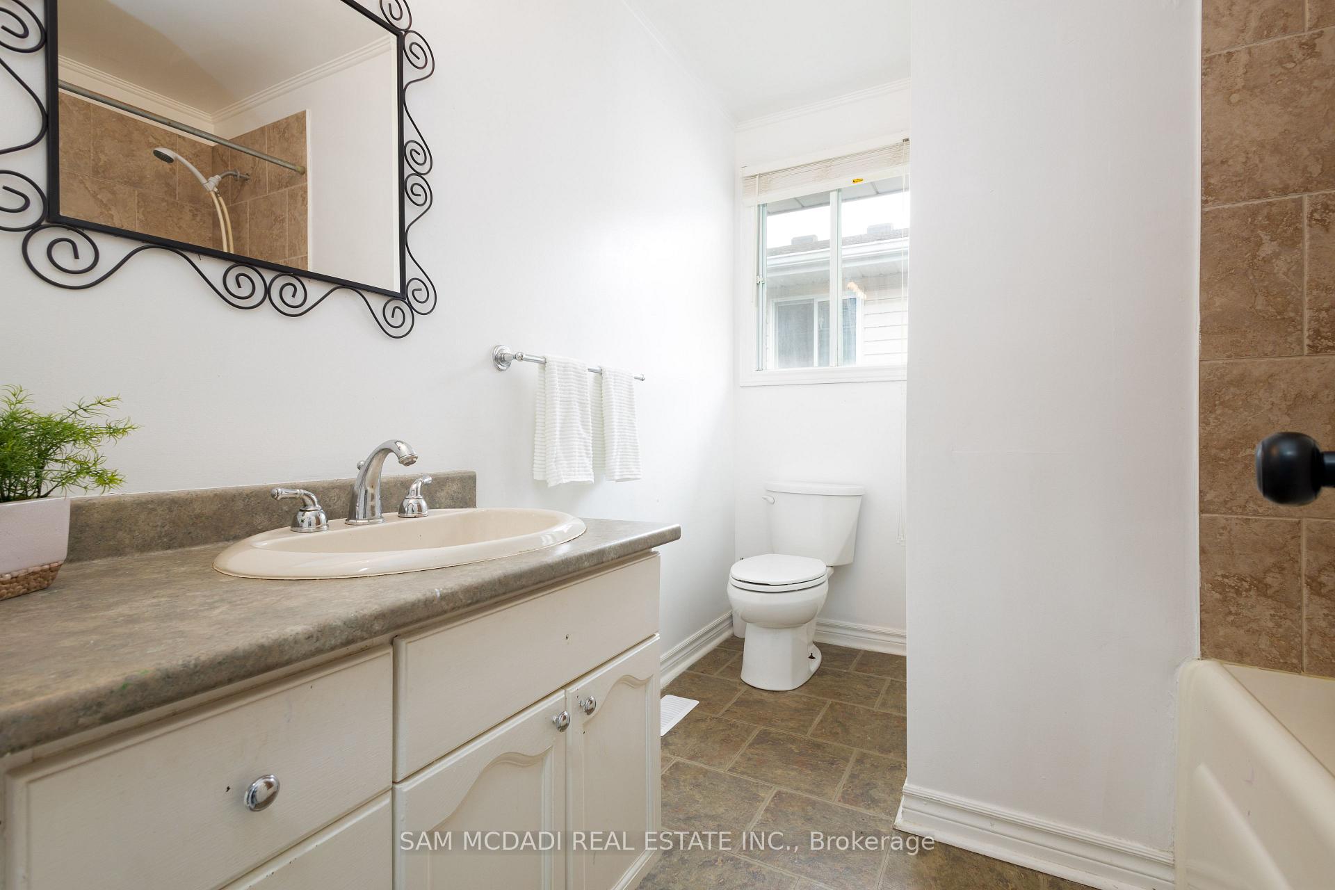 Photo 10 of 160 Commercial Street, Welland, Lincoln/Crowland — HOMEH