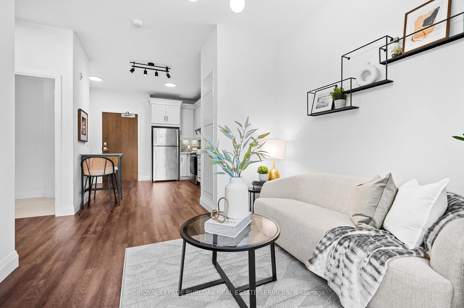 Photo 11 of Unit 111, 30 Hamilton Street S, Hamilton, Waterdown — HOMEH