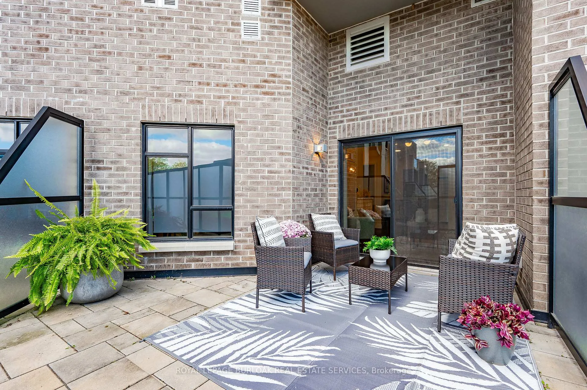 Photo 19 of Unit 111, 30 Hamilton Street S, Hamilton, Waterdown — HOMEH